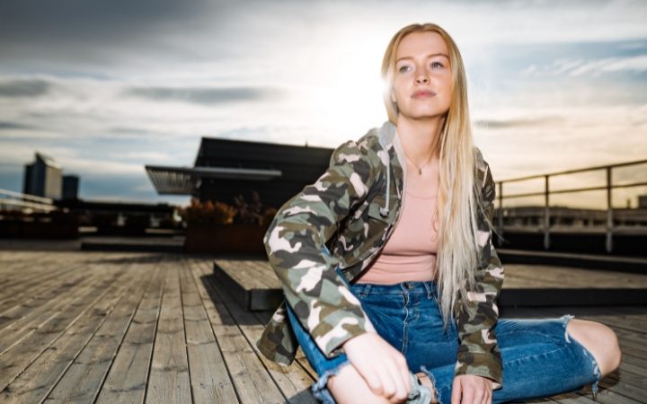 Geração Z italiana prefere “viver bem” a “ter dinheiro e reconhecimento”, diz pesquisa